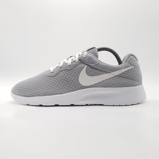 Nike Tanjun