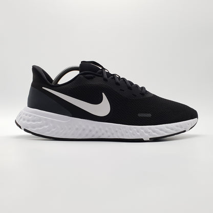 Nike Revolution 5