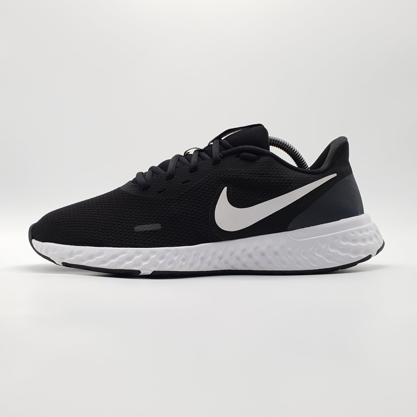Nike Revolution 5