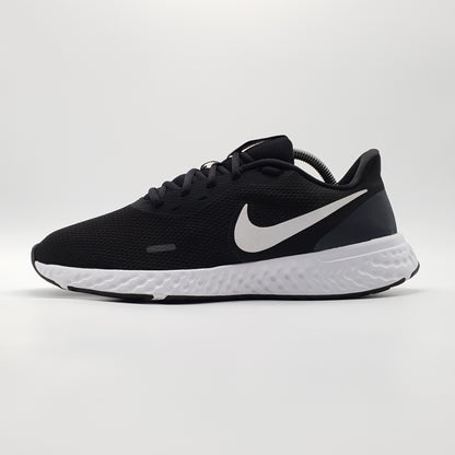 Nike Revolution 5