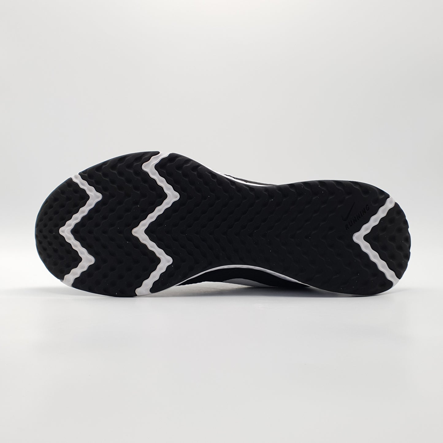 Nike Revolution 5