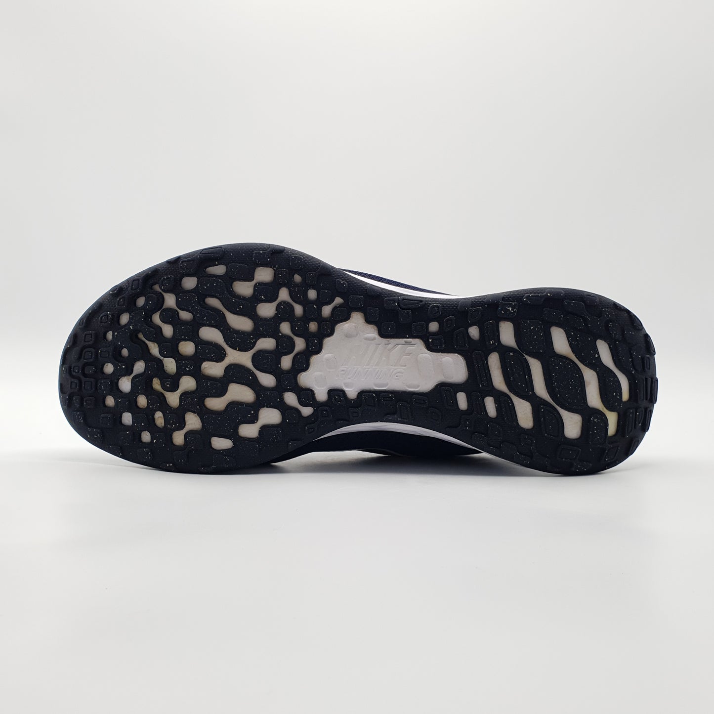 Nike Revolution 6