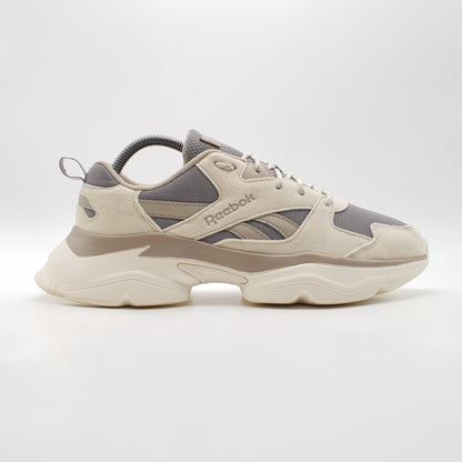 Reebok Wanna One x Royal Bridge 3
