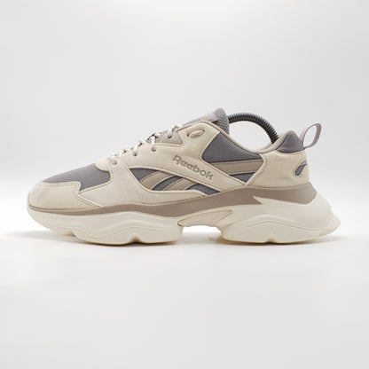 Reebok Wanna One x Royal Bridge 3