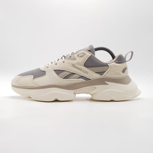 Reebok Wanna One x Royal Bridge 3