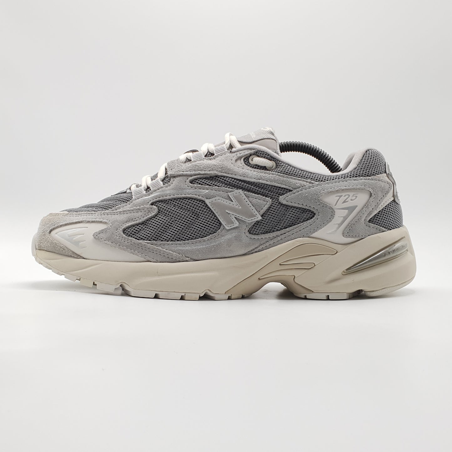 New Balance 725