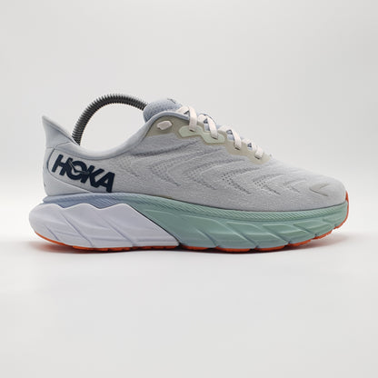 Hoka One One Arahi 6