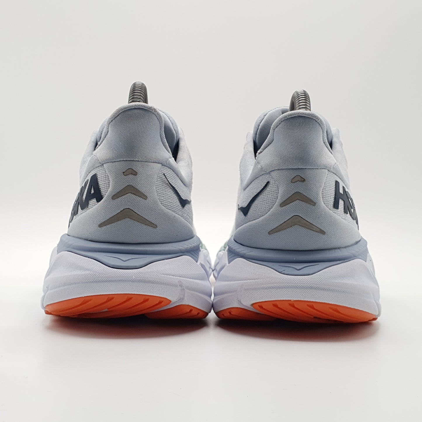 Hoka One One Arahi 6
