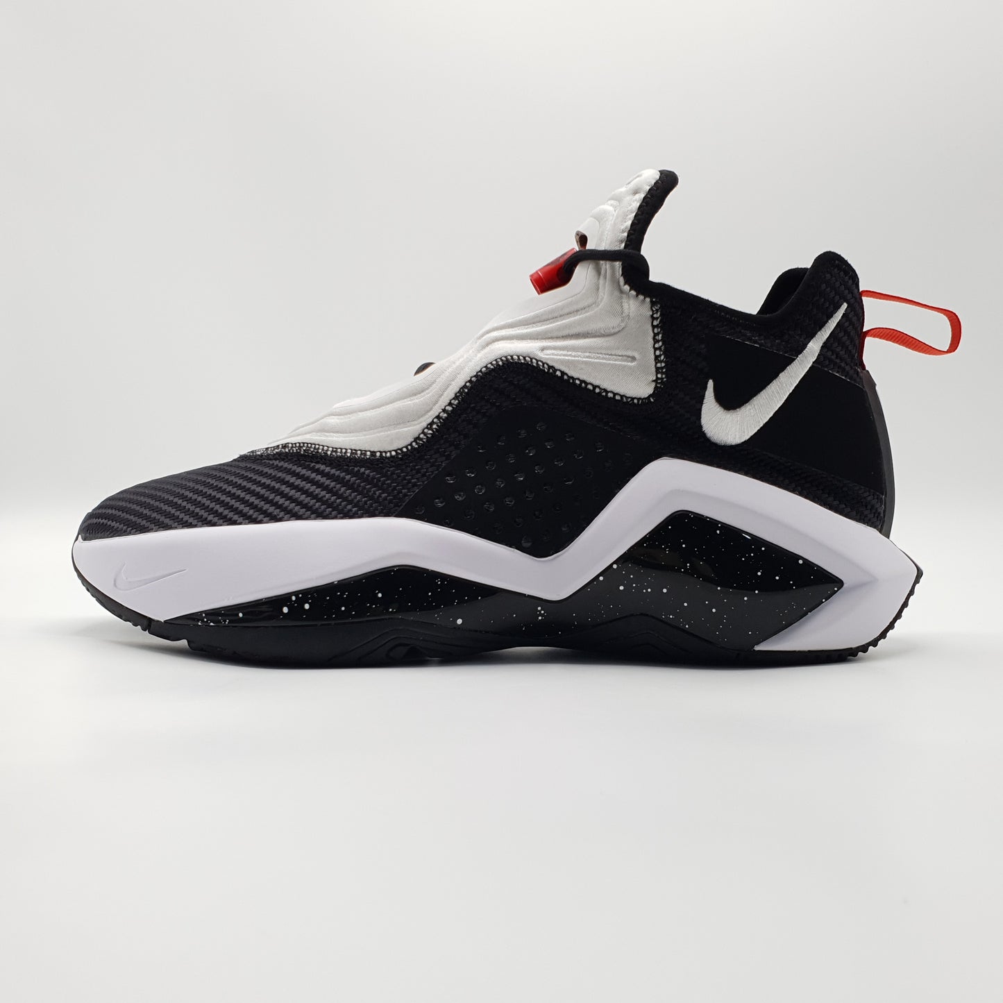 Nike LeBron Soldier 14