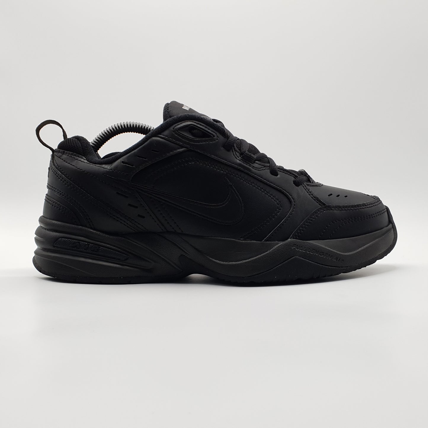 Nike Air Monarch IV