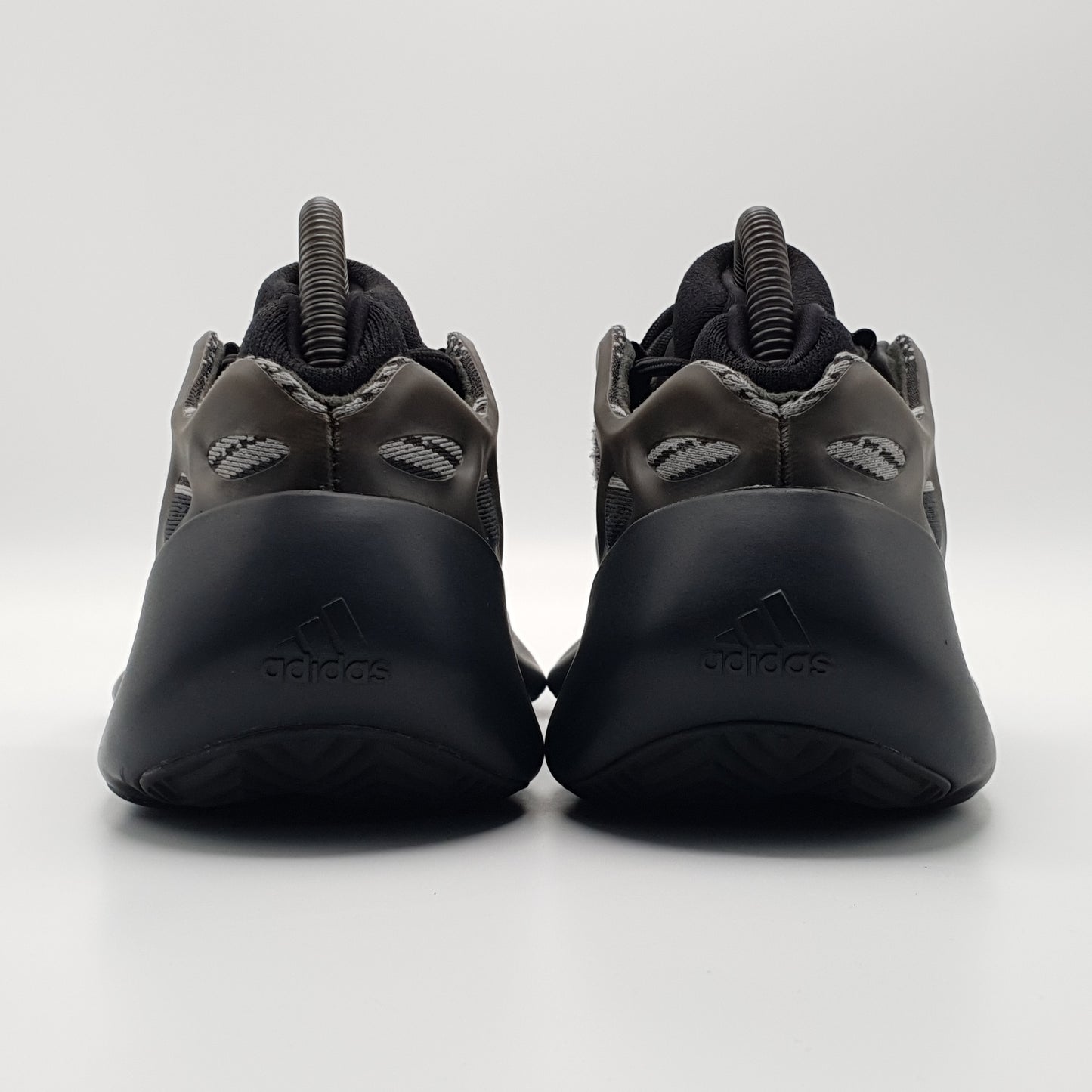 adidas Yeezy 700 V3