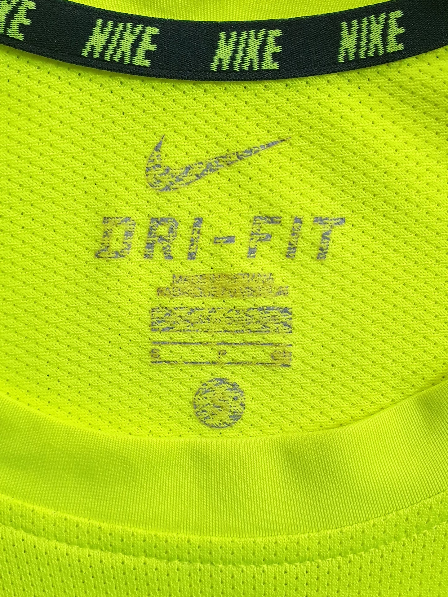 NIKE DRY-FIT Performance Sweat-Wicking