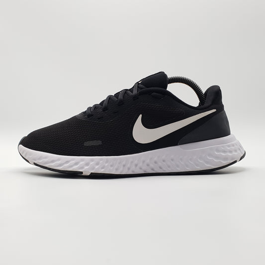 Nike Revolution 5