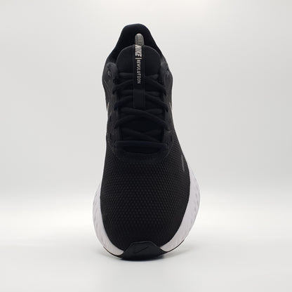 Nike Revolution 5