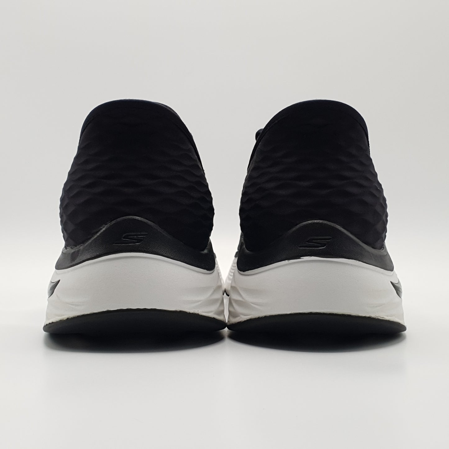 Skechers Slip-Ins: Max Cushioning Arch Fit 220347