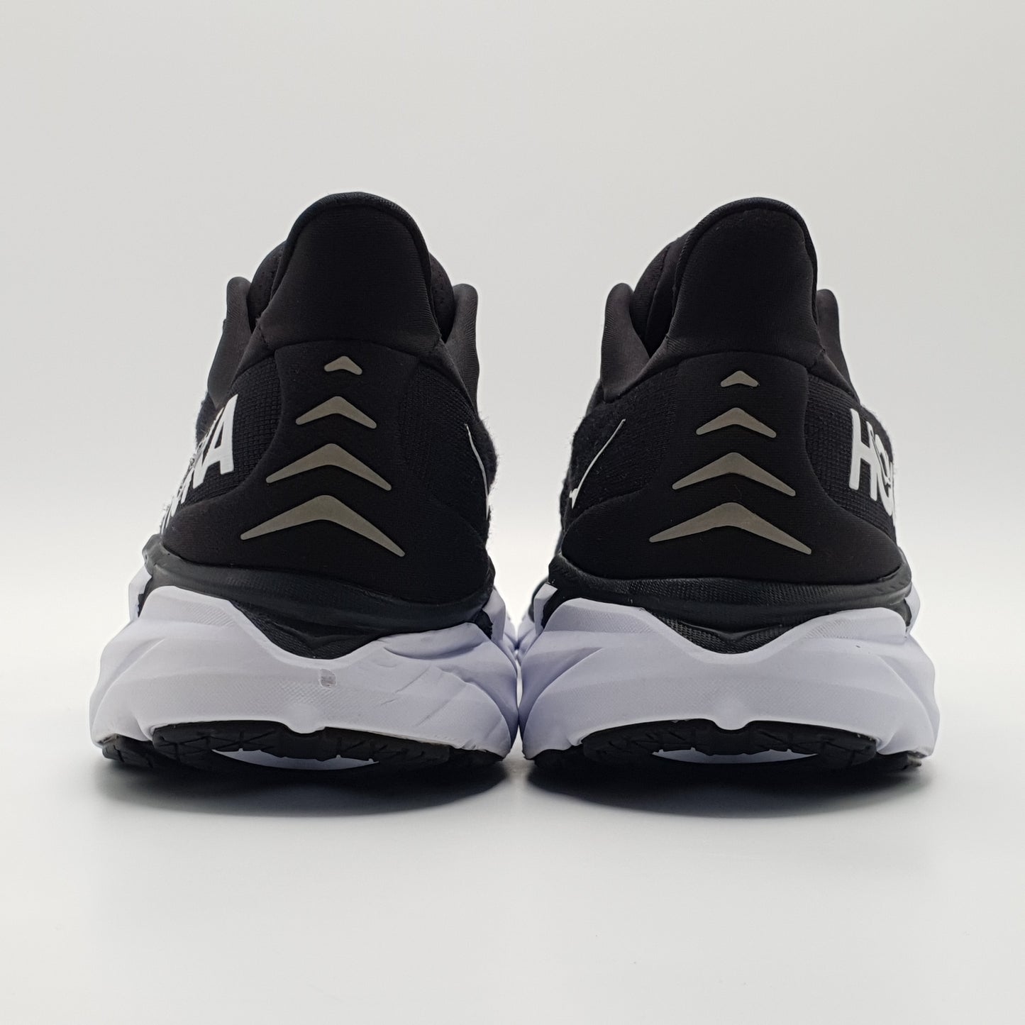 Hoka One One Clifton 8