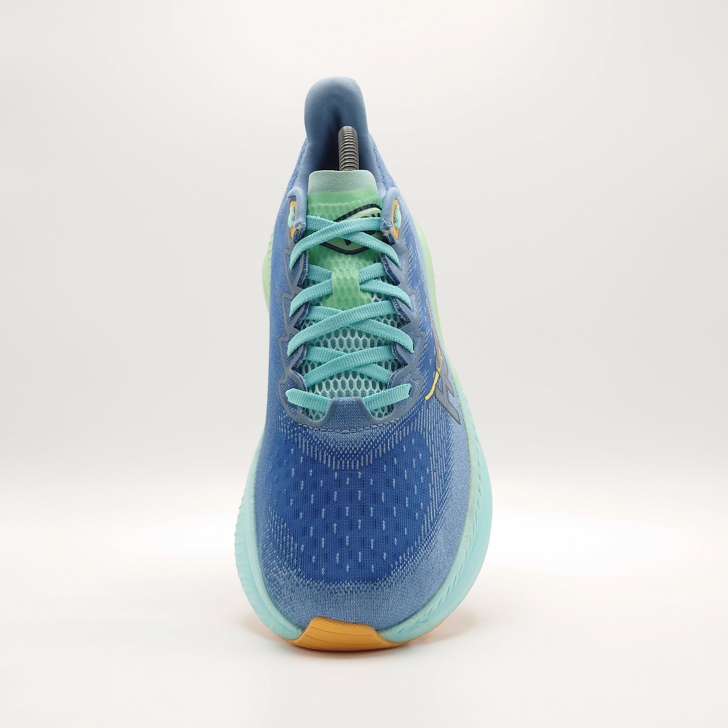 Hoka One One Mach 6