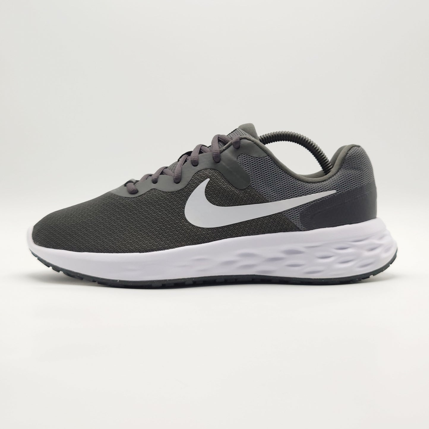 Nike Revolution 6