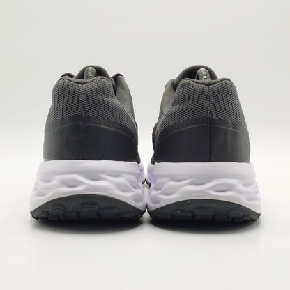 Nike Revolution 6