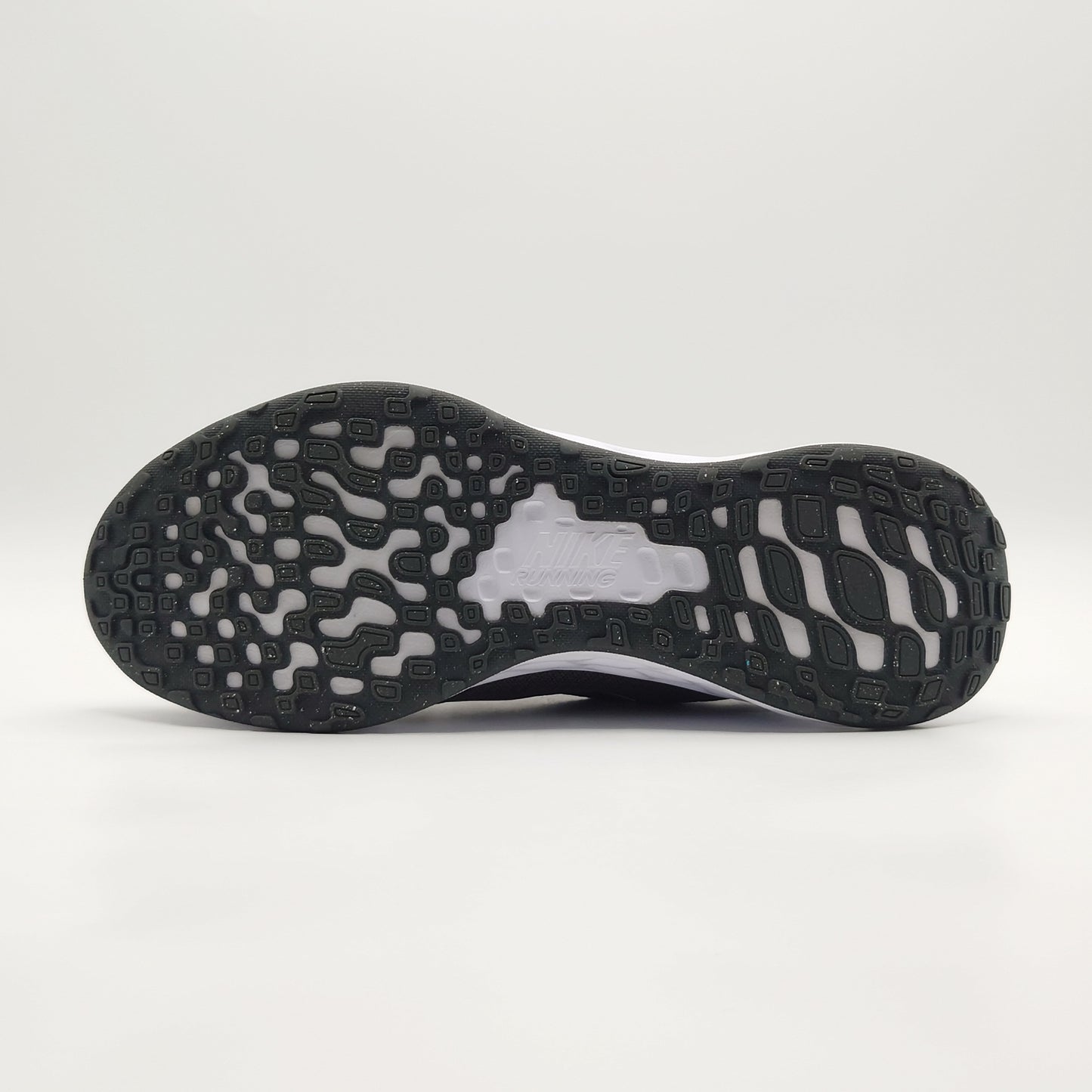 Nike Revolution 6