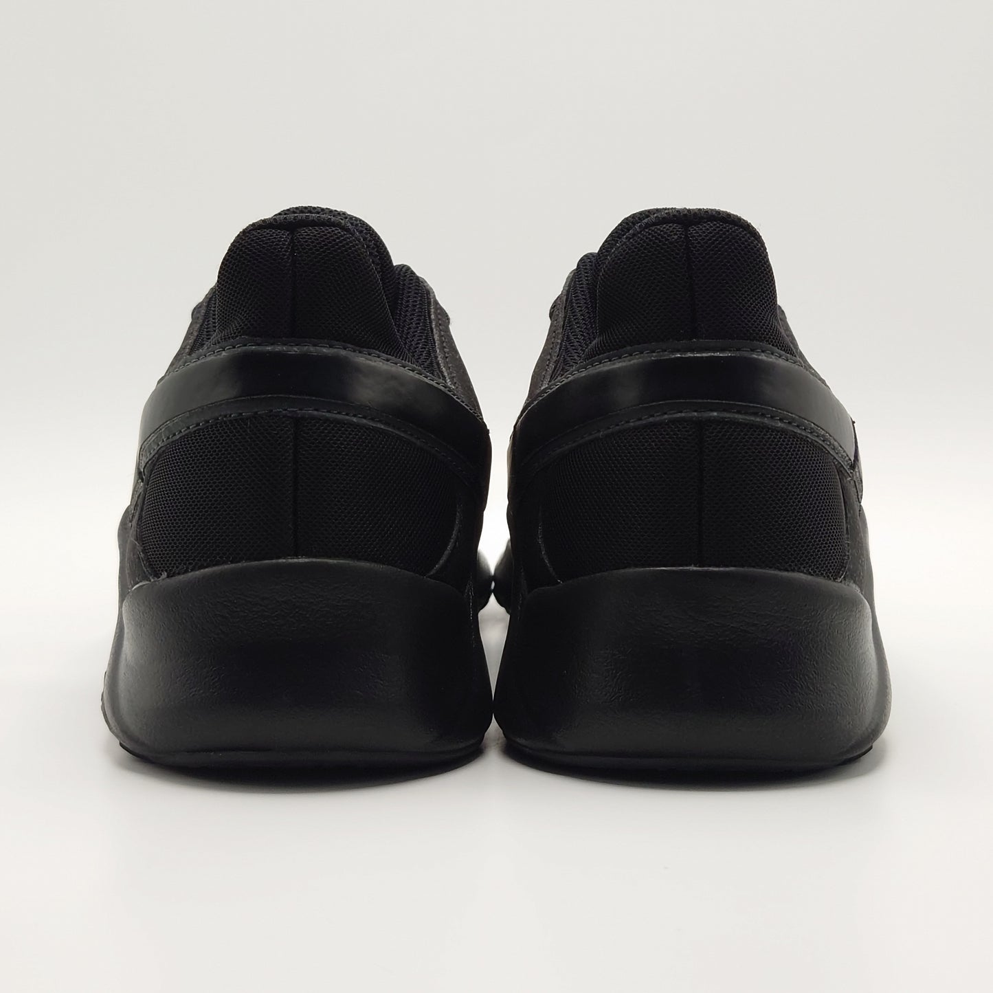 Nike Legend Essential 2