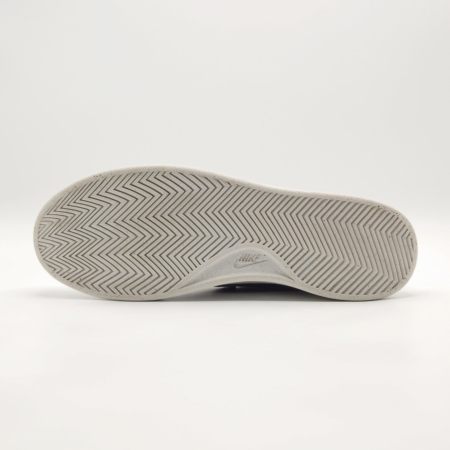 Nike Court Royale 2