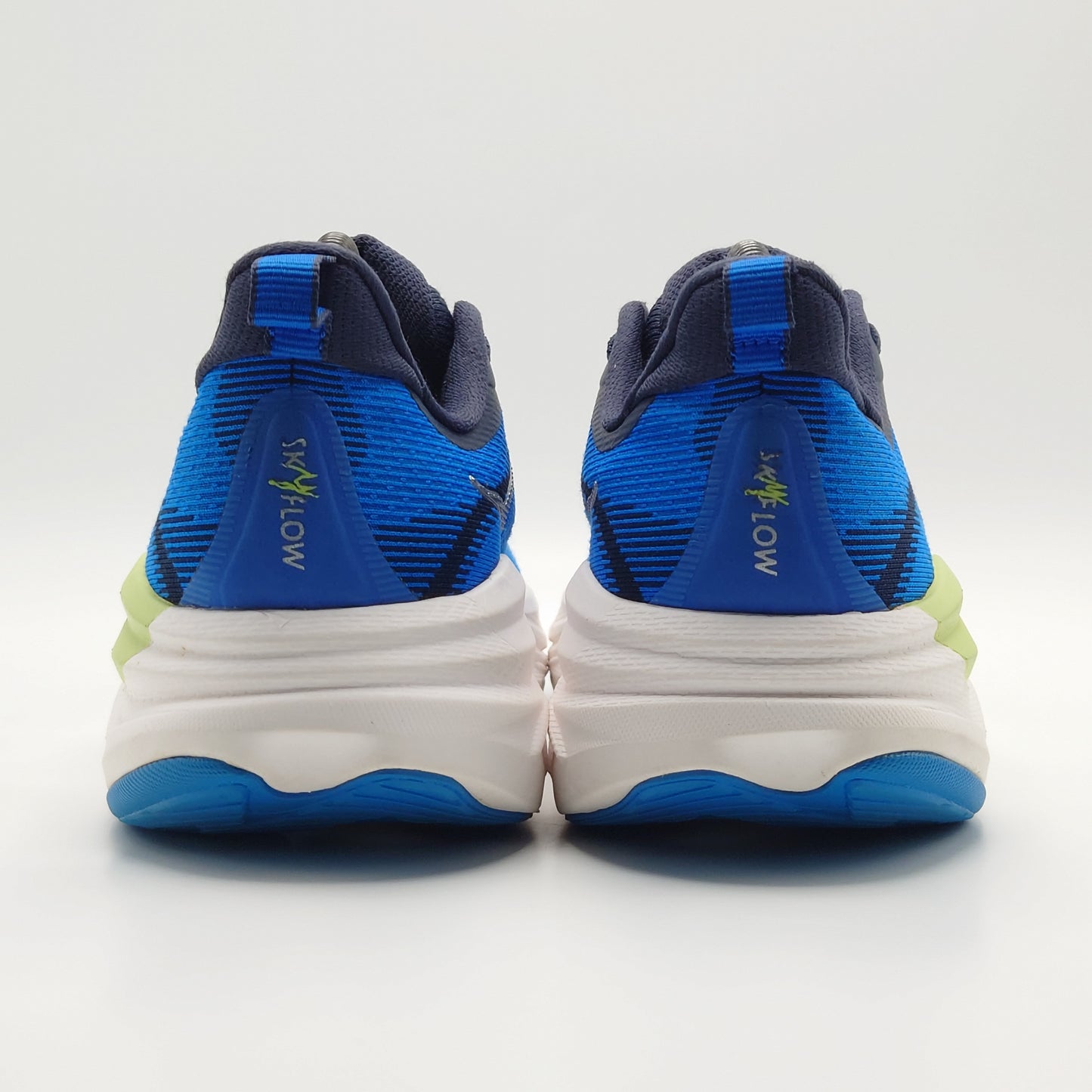 Hoka One One Skyflow