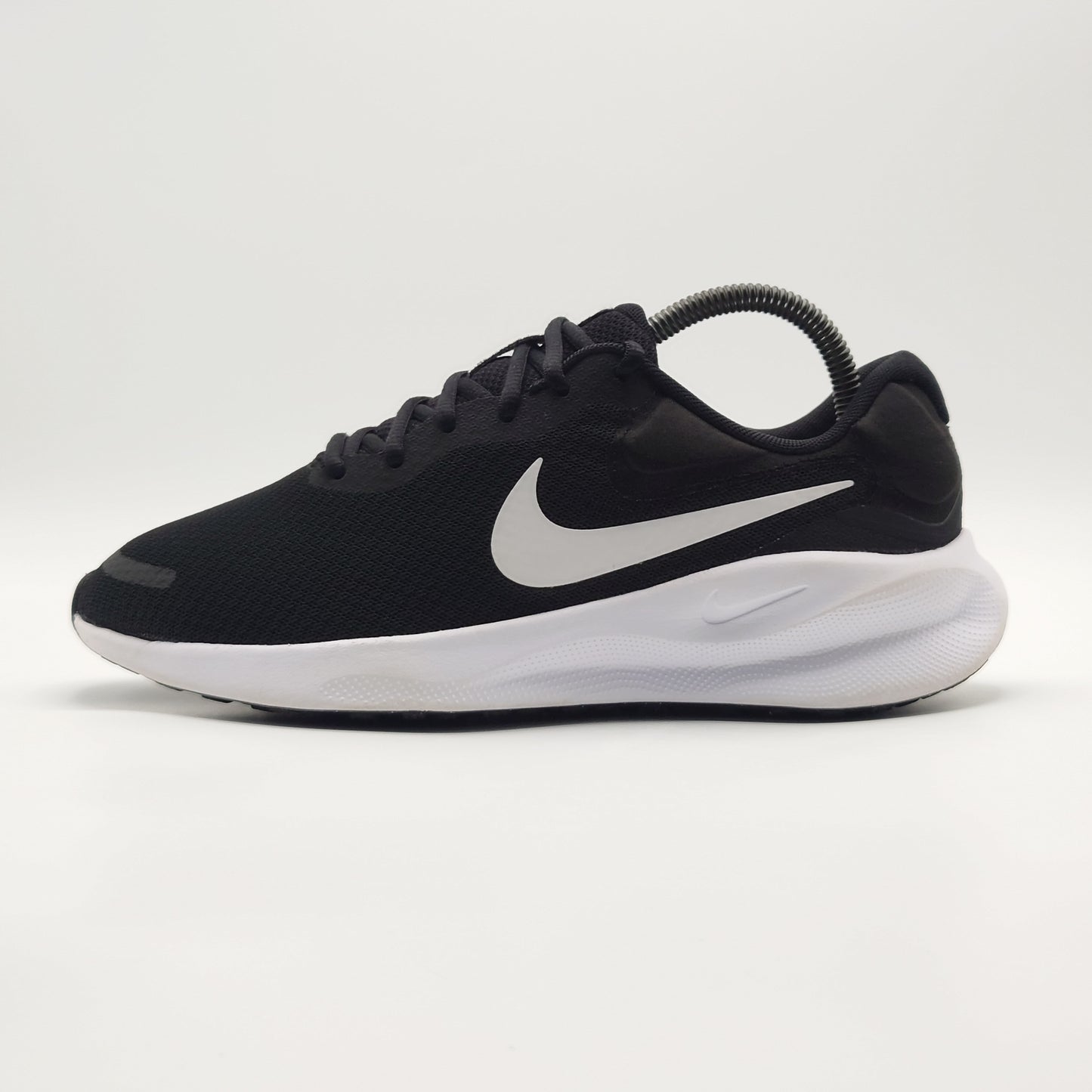 Nike Revolution 7