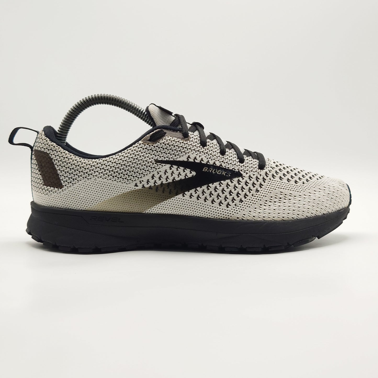 Brooks Revel 4