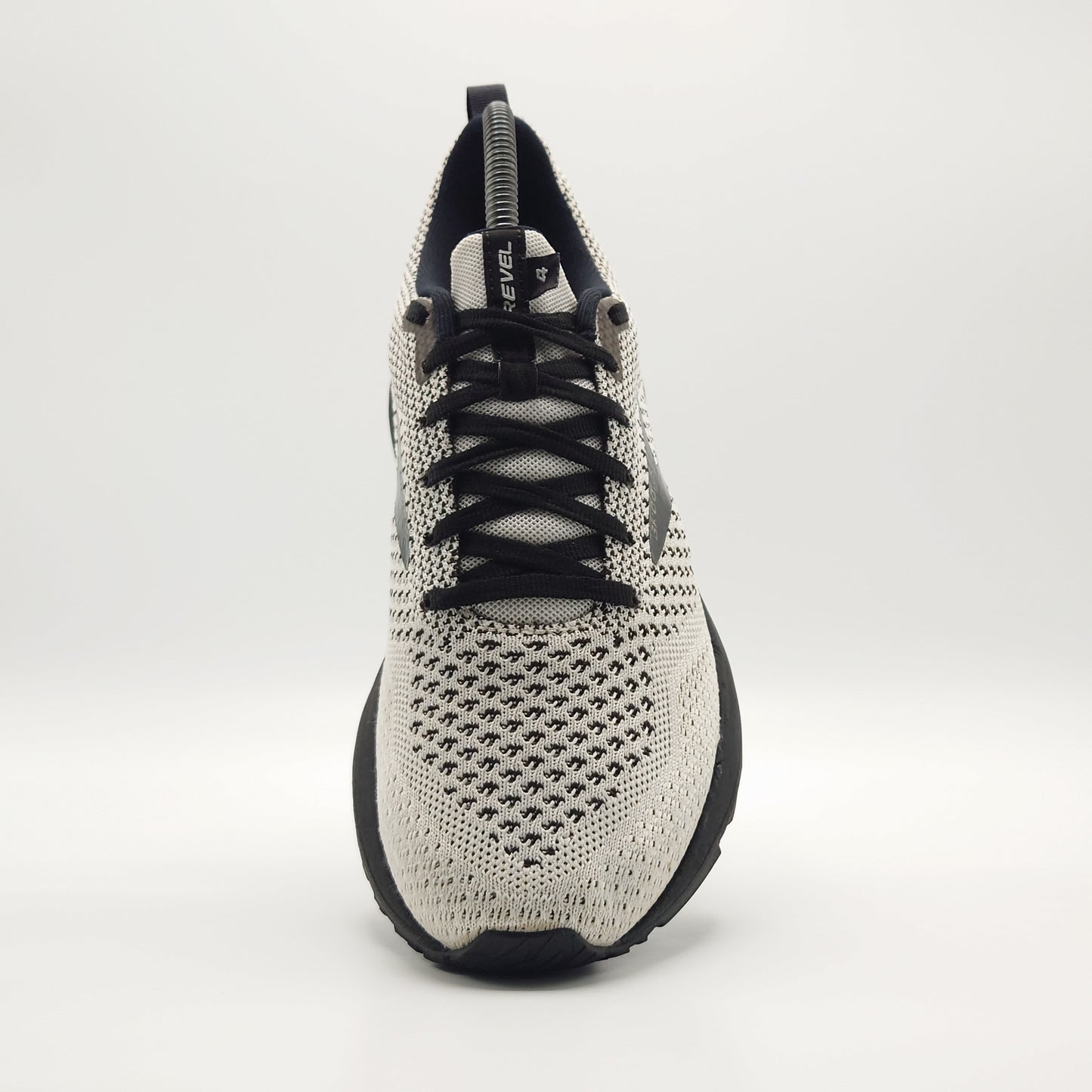 Brooks Revel 4