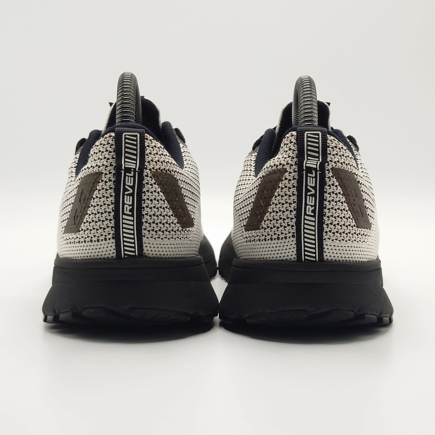 Brooks Revel 4