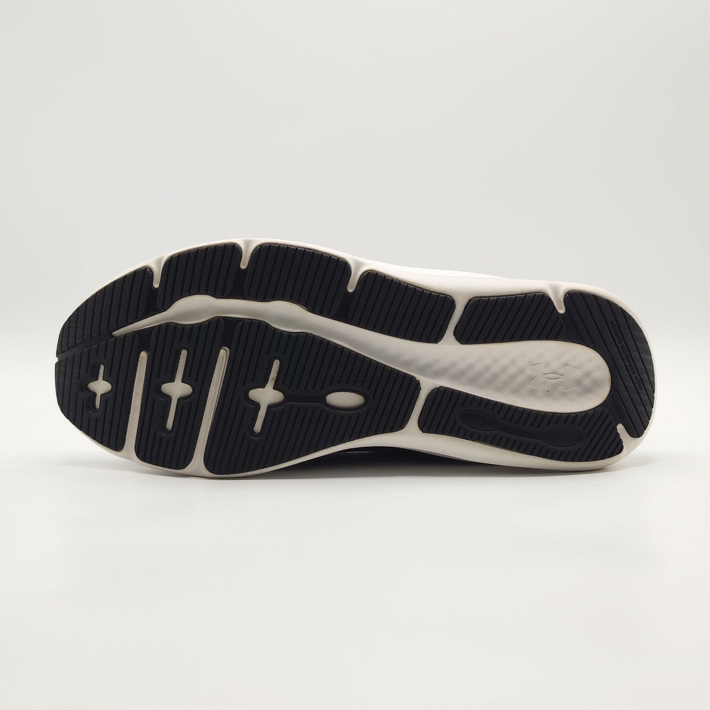 Under Armour Charged Pursuit 3