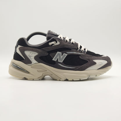 New Balance 725