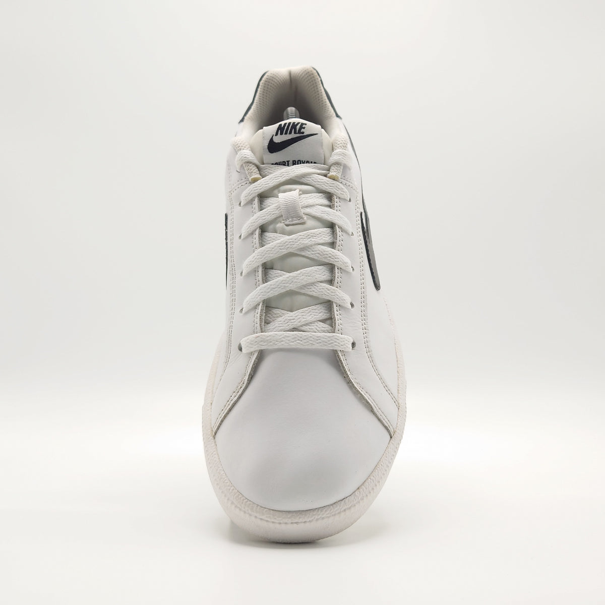 Nike Court Royale