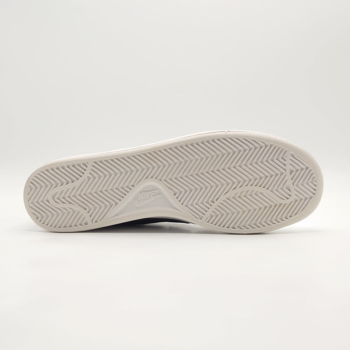 Nike Court Royale