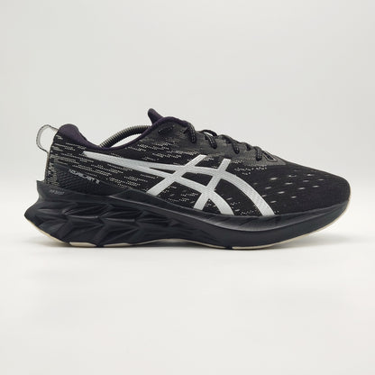 ASICS Novablast 2