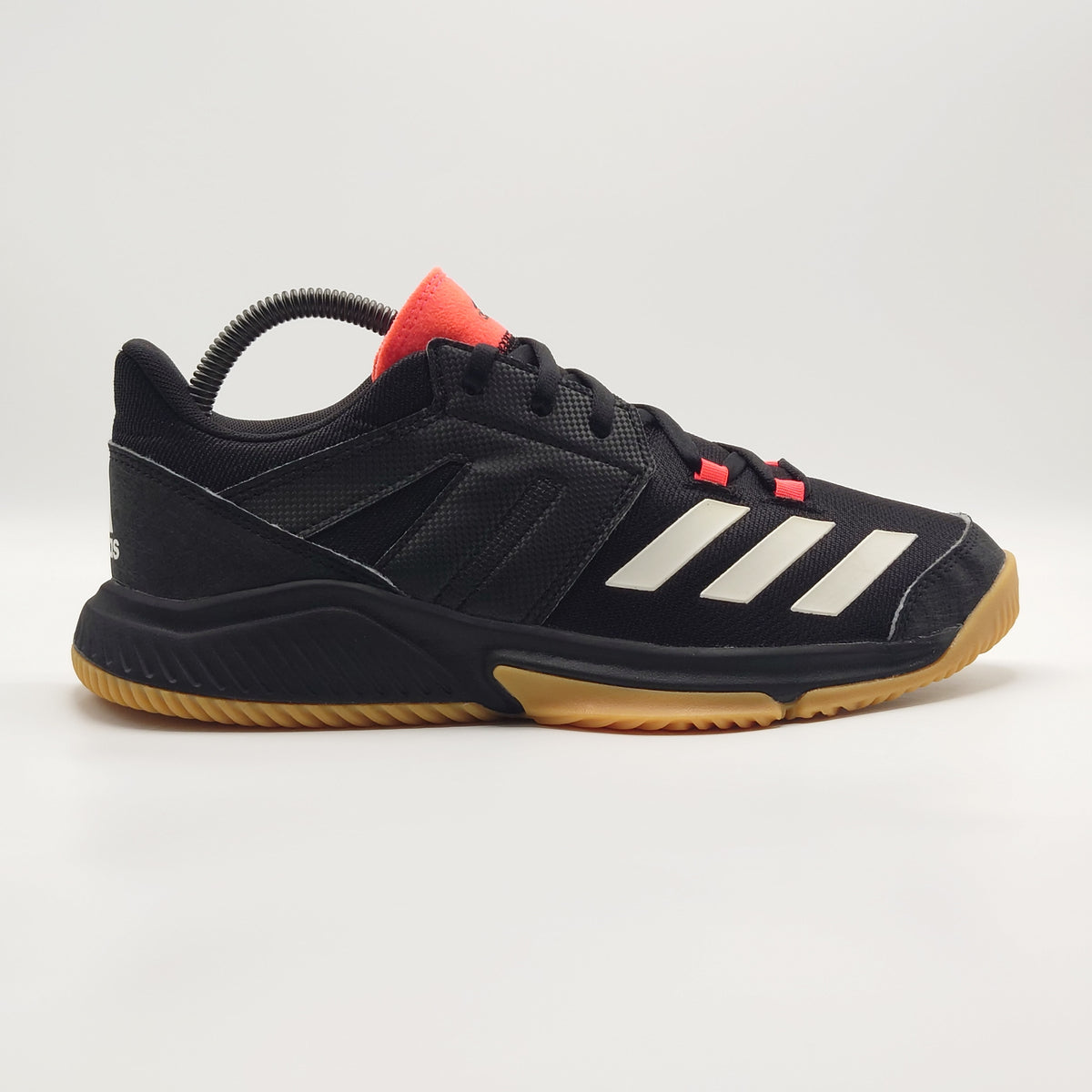 adidas Essence Non-marking