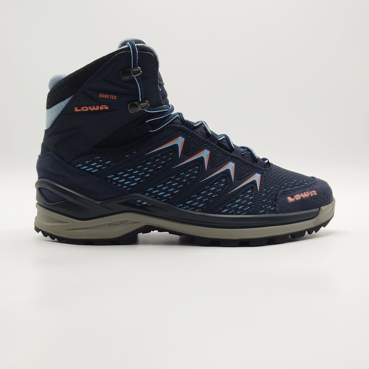 LOWA Innox Pro GTX Mid