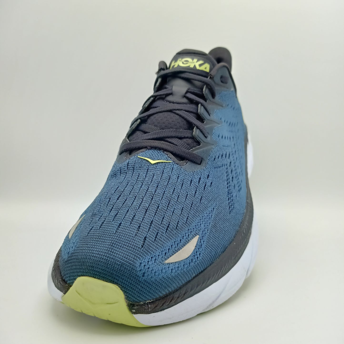 Hoka One One Clifton 8