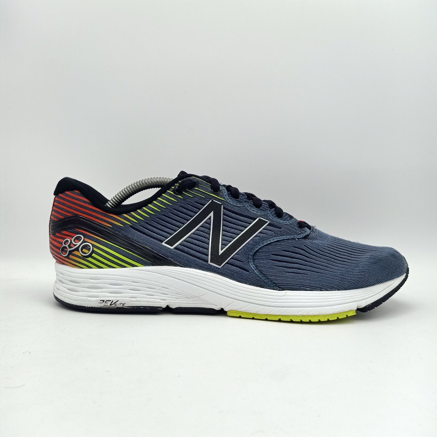 New Balance 890 V6