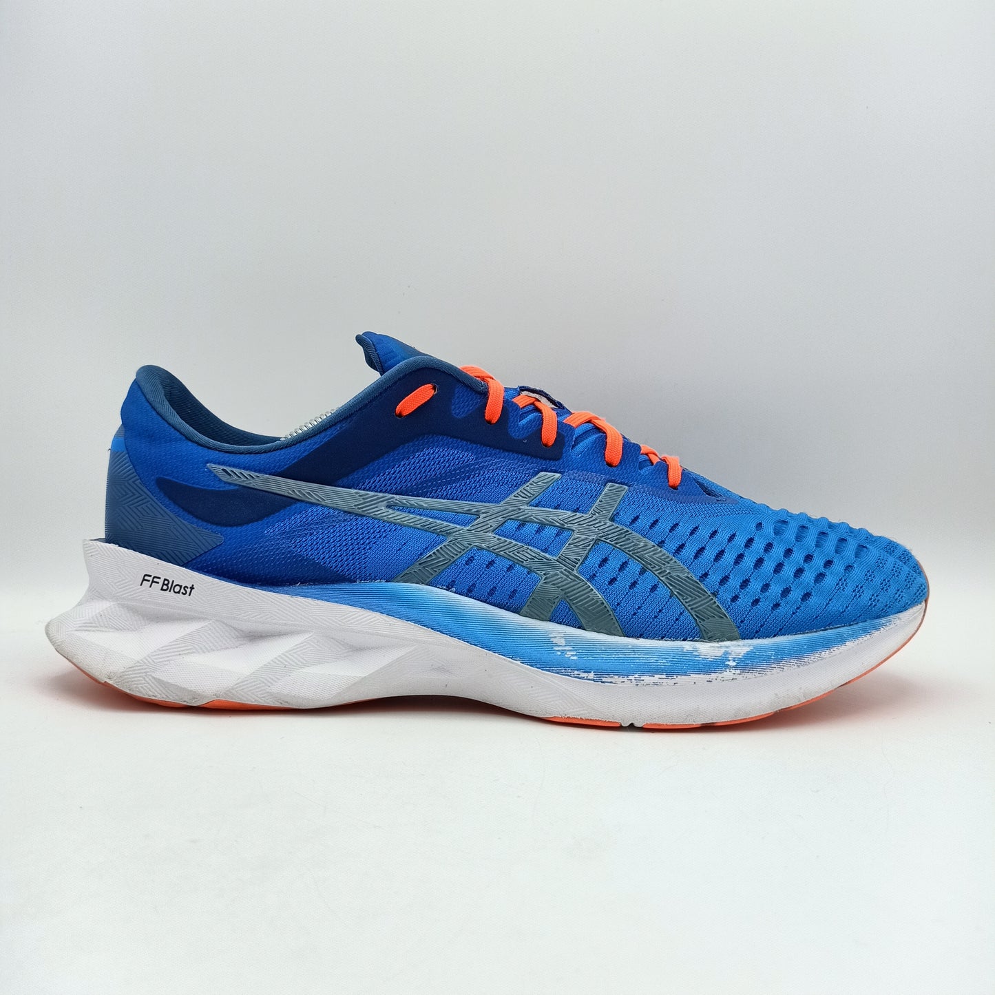 ASICS NOVABLAST