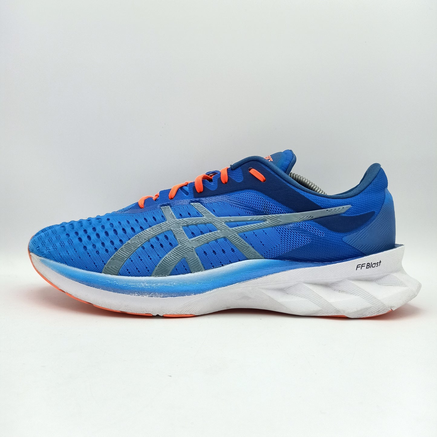 ASICS NOVABLAST