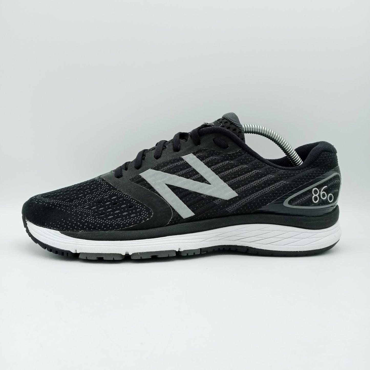 New Balance 860 v9