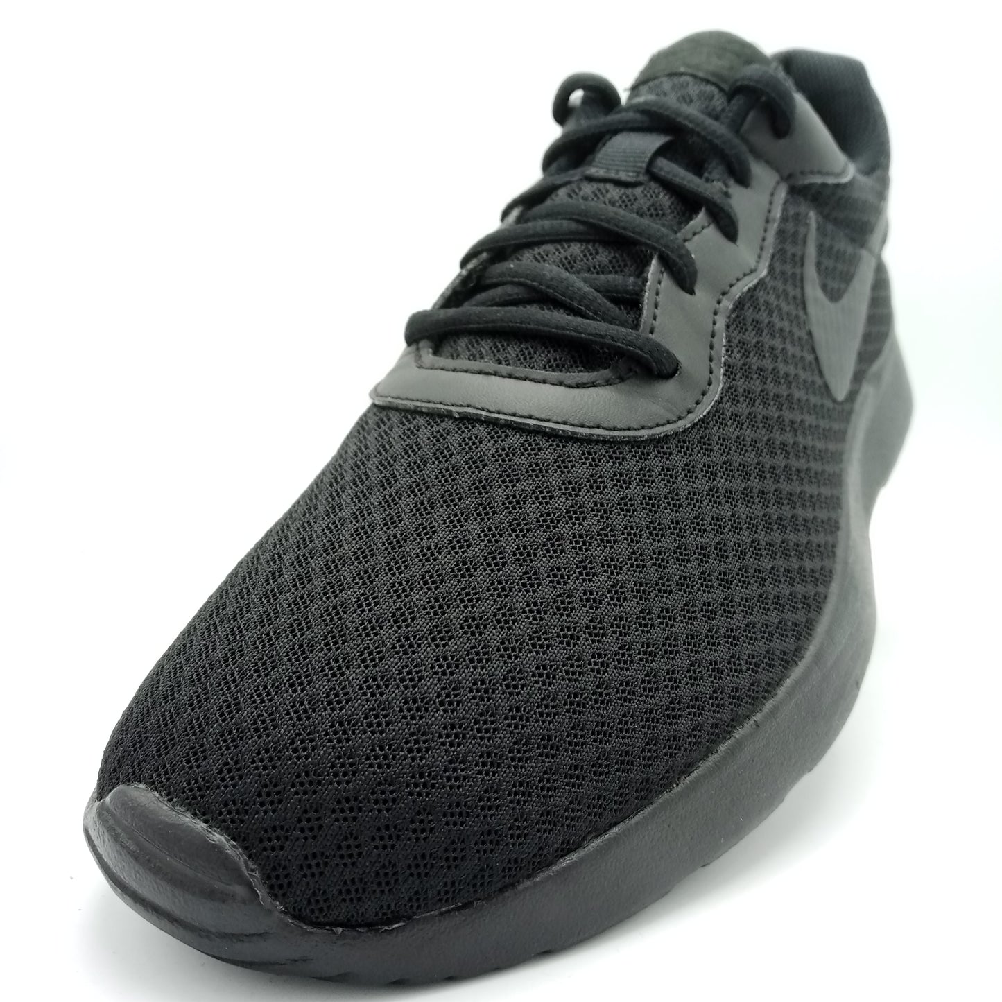 Nike Tanjun