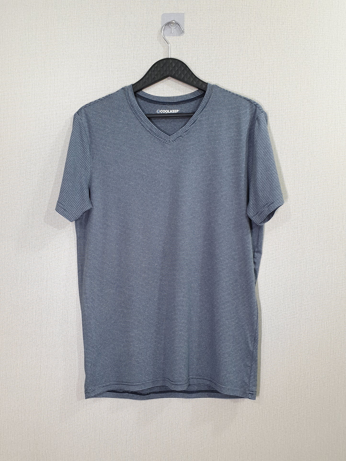 Coolkeep v-neck striped