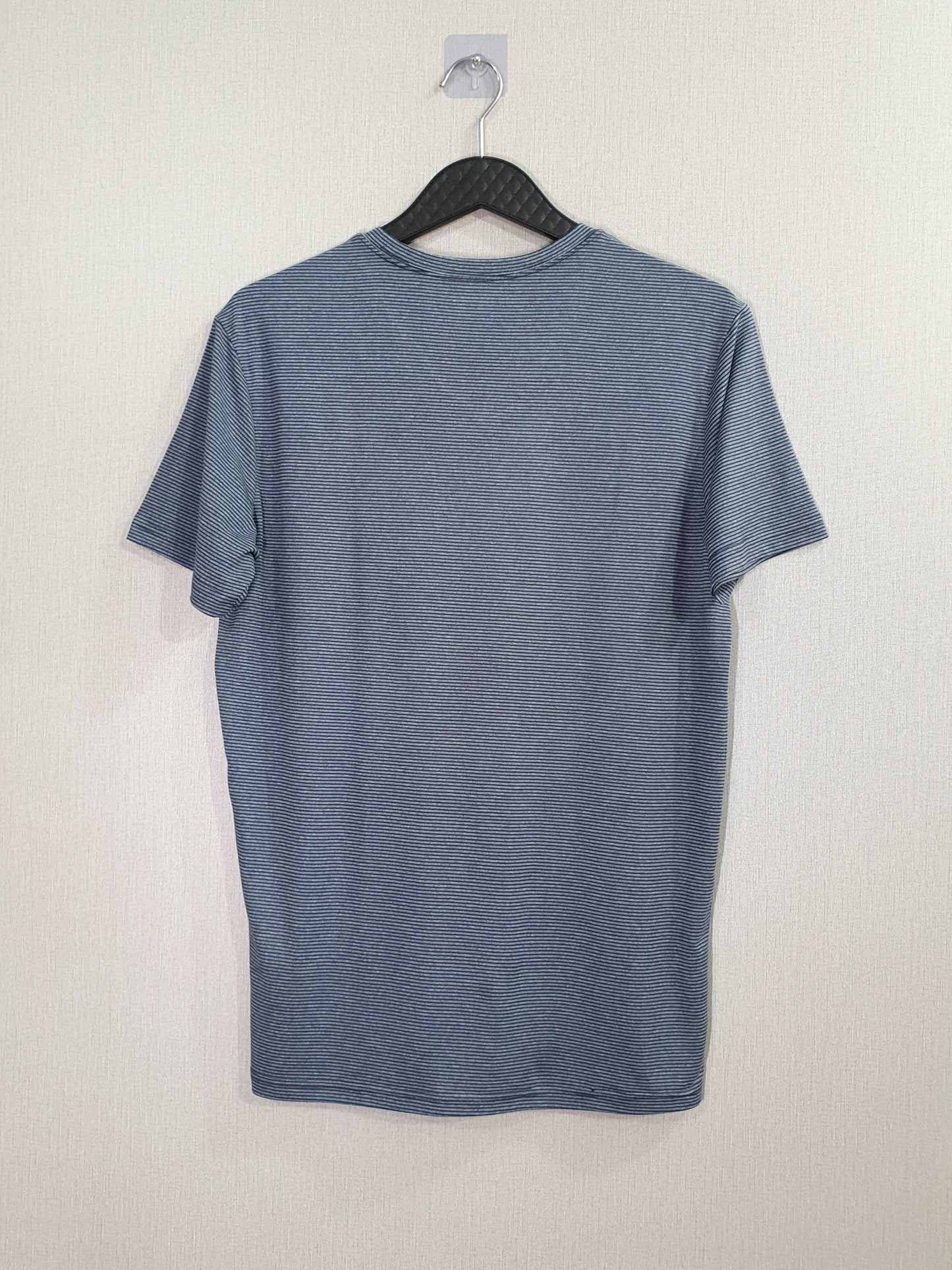 Coolkeep v-neck striped
