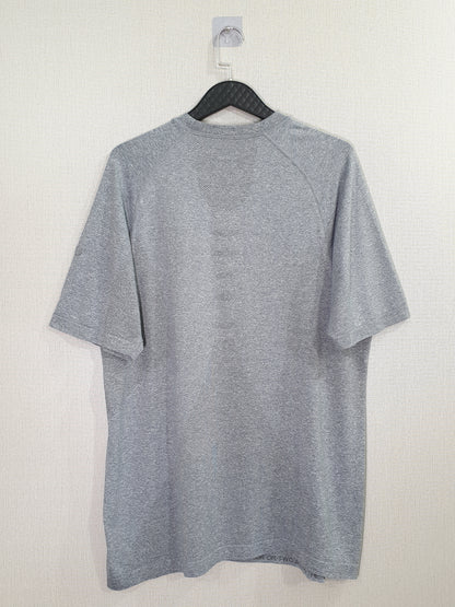 Lululemon Metal Vent Tech