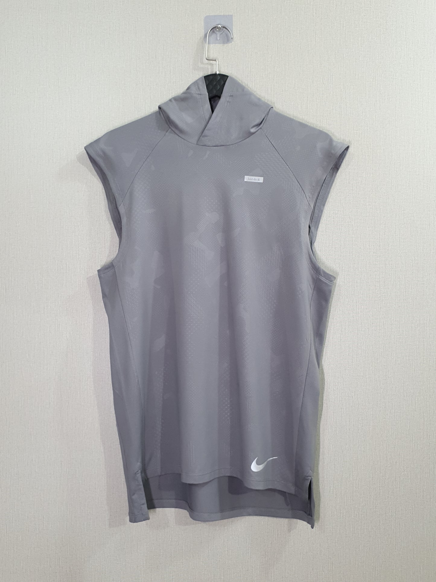 Nike M NK ELMNT Sleeveless Hoodie