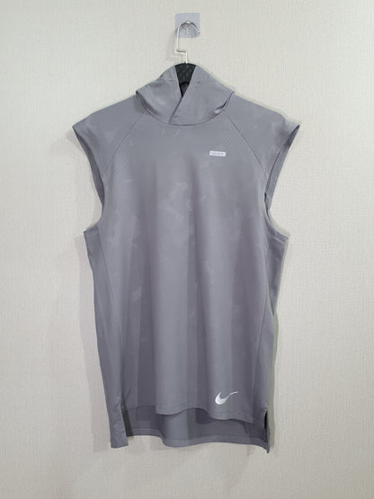 Nike M NK ELMNT Sleeveless Hoodie