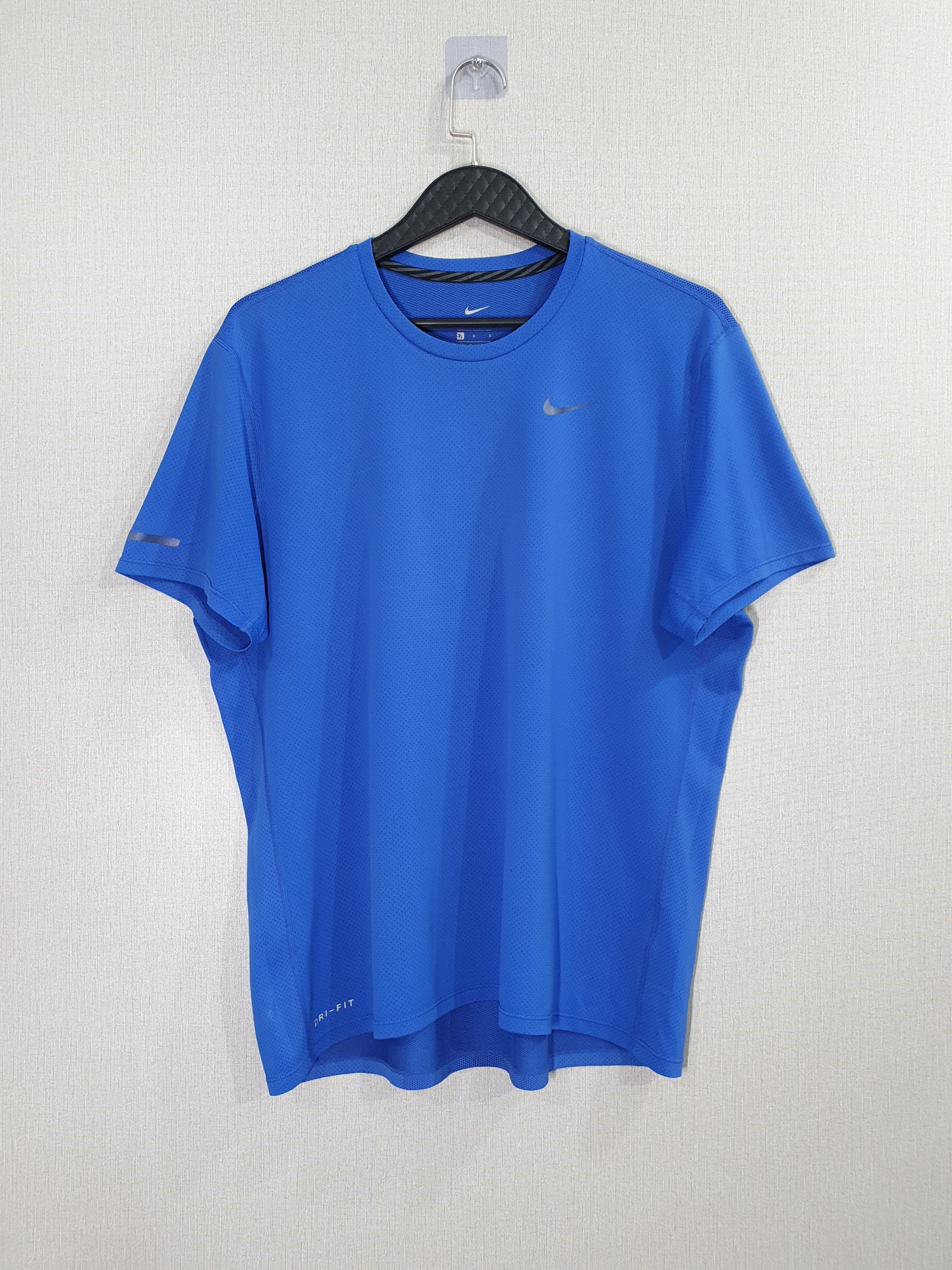 Nike Dri-FIT Contour Top